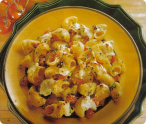 Pasta agli aromi con ricotta romana.
