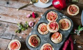 Muffin di rose di mele
