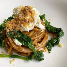 Spaghettoni con crema di aglio nero