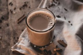 Torta al cioccolato, tutte le bagne che si possono usare prima di farcirla