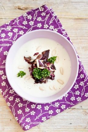 Ricetta crema di parmigiano, delicata con un cuore di radicchio
