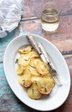 Ricetta filetto di branzino in crosta di patate: un secondo d’effetto