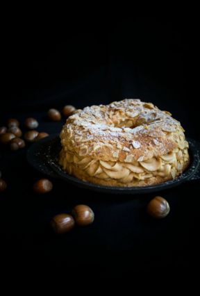 Ricetta Paris-Brest con crema mousseline al pralinato, dalla Francia un dolce sontuoso e ricco