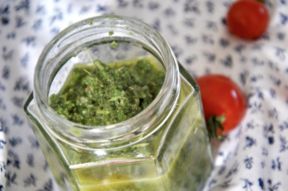 Pesto di rucola: ricetta e usi in cucina