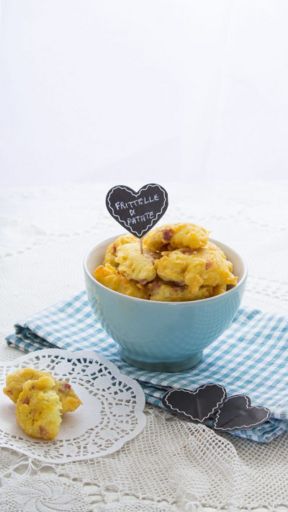 Ricetta frittelle di patate e pancetta, l’aperitivo che stavate cercando