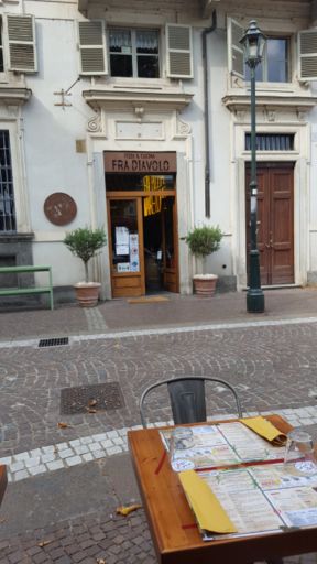Pizzeria Fra Diavolo a Torino, recensione: oltre il successo di un’ostia sulla pizza