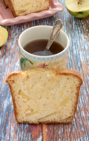 Plumcake yogurt e mele