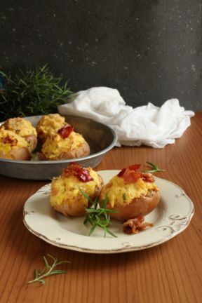 Patate ripiene formaggio e speck
