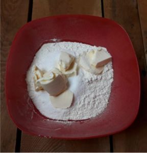 Danubio con pomodori secchi e mozzarella