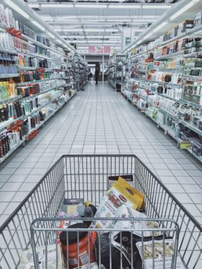 Spesa: cosa ci dice il paniere Istat 2021 tra frattaglie, integratori e scalogni
