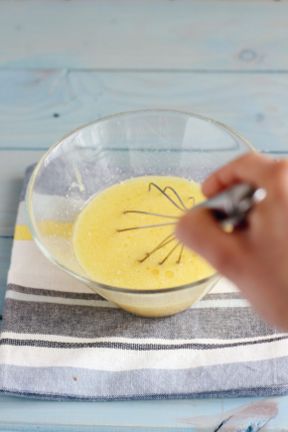 Muffin salati con piselli e scamorza