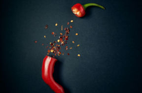 Come conservare i semi di peperoncino piccante e riutilizzarli in cucina