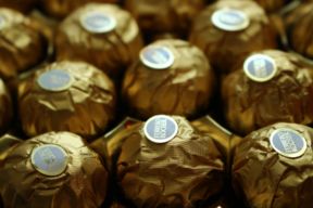 Ferrero Rocher diventa una tavoletta di cioccolato