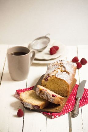 Cake ai lamponi, ricotta e farina di mais