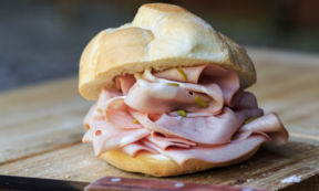 Mortadella di Bologna IGP: il salume rosa che piace a tutti