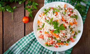 Insalata di riso: variazioni sul tema, senza sottaceti
