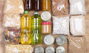 Banco Alimentare: quali sono i cibi che ha più senso donare e che sono più utili?