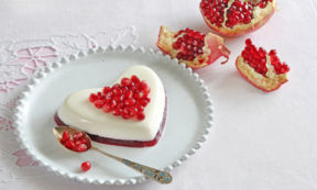 Red Velvet, cioccolatini e crostata “love”: 4 dolci di San Valentino da fare a casa