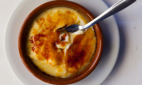 Crema catalana e crème brûlée: storia e ricetta di due dolci al cucchiaio