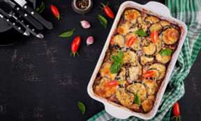 Non solo sfoglia: 3 ricette per fare le lasagne con il pane carasau (quasi) senza cottura