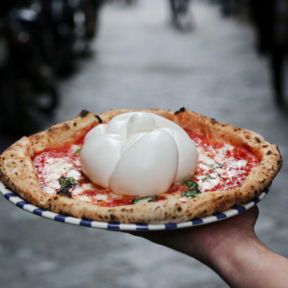 Il fiordilatte sulla pizza vuole superare la mozzarella anche in tv