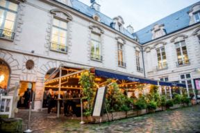 Parigi: lockdown dalle 21 alle 6, per bar e ristoranti è coprifuoco