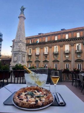Guida Michelin 2021. Palazzo Petrucci Pizzeria sale nell’olimpo della pizza