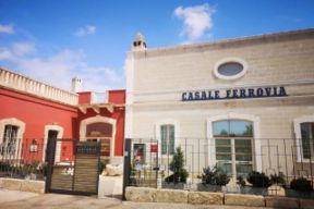 Parmigiana di melanzane e pasta, ricetta sentimentale dell’osteria Casale Ferrovia