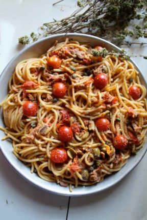 Bucatini alla mediterranea: ricetta della pasta al forno sogno di mezz’estate