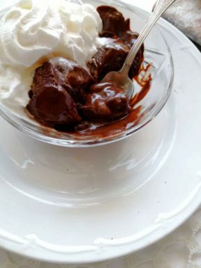 Gelato al cioccolato, la ricetta semplice da fare con o senza gelatiera