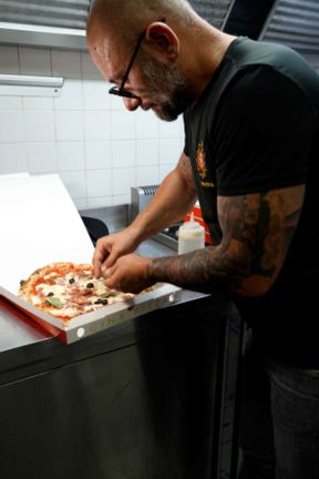 Coprifuoco in Campania dalle 23. No all’asporto, sì a delivery e drive-in