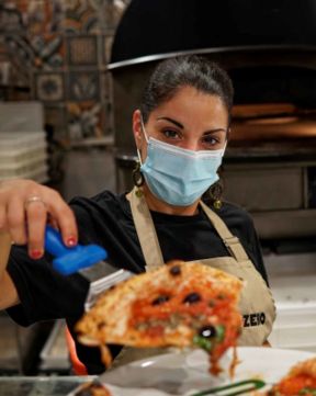 Coronavirus e nuovi orari in Lombardia: stop ai bar dalle 18. Ristoranti salvi